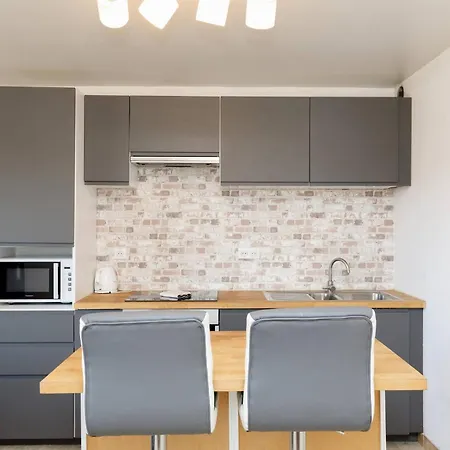 Le France -rare, 6 Couchages, Clim, Wifi, 2 Sdb, 2wc, Parking Apartamento Antibes
