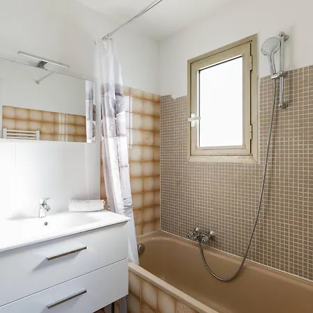 Апартаменти Le France -rare, 6 Couchages, Clim, Wifi, 2 Sdb, 2wc, Parking *